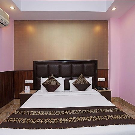 Oyo Hotel Vedas Heritage Дели Экстерьер фото