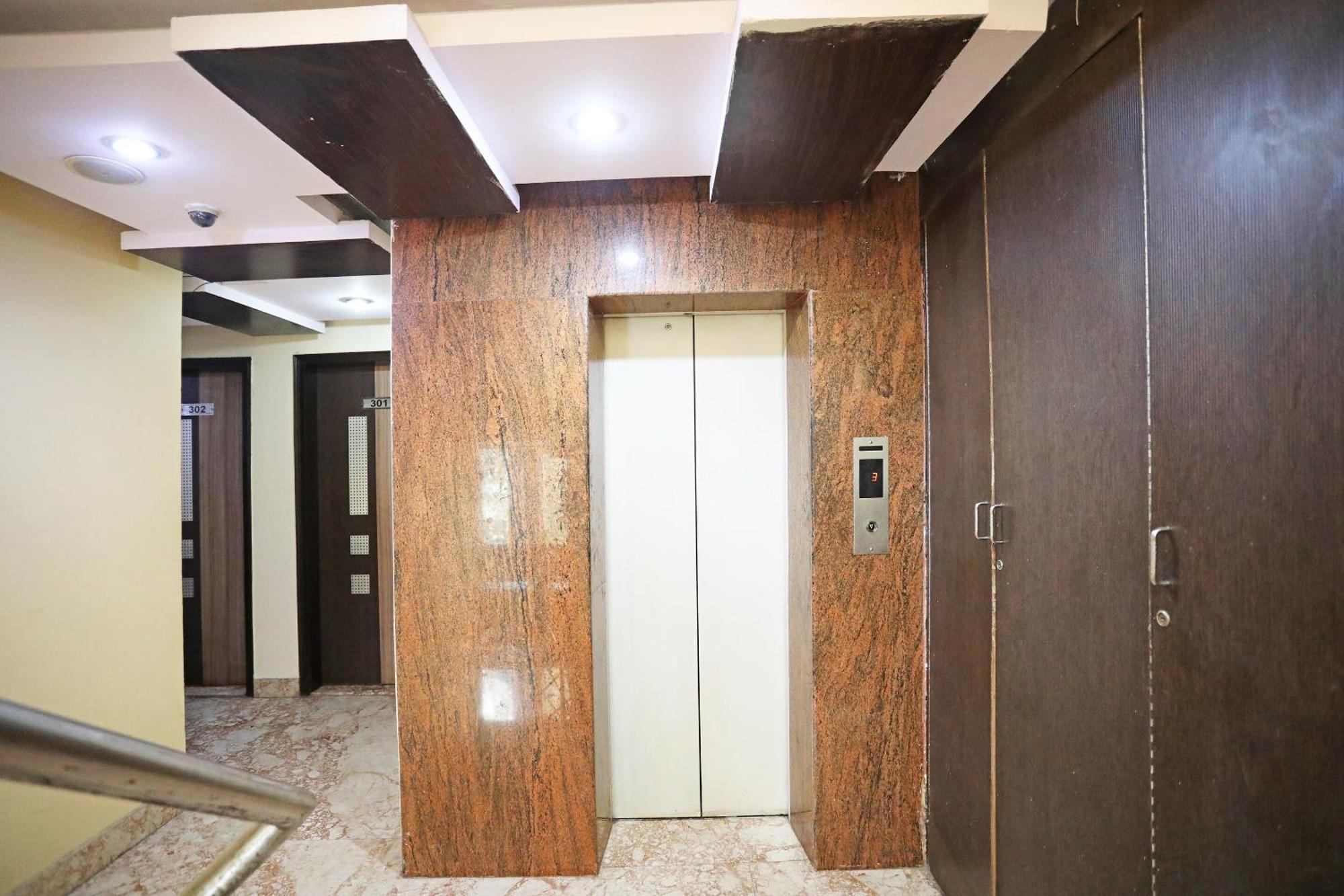 Oyo Hotel Vedas Heritage Дели Экстерьер фото