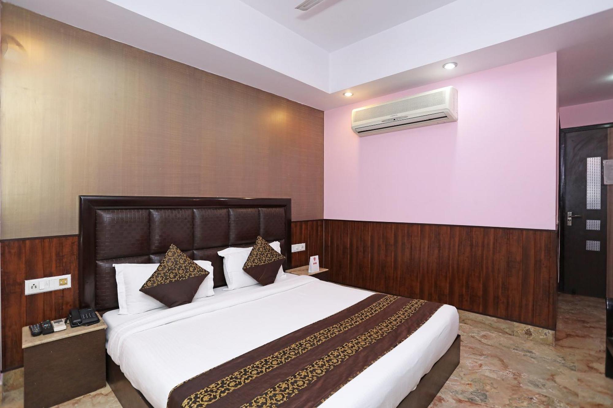 Oyo Hotel Vedas Heritage Дели Экстерьер фото